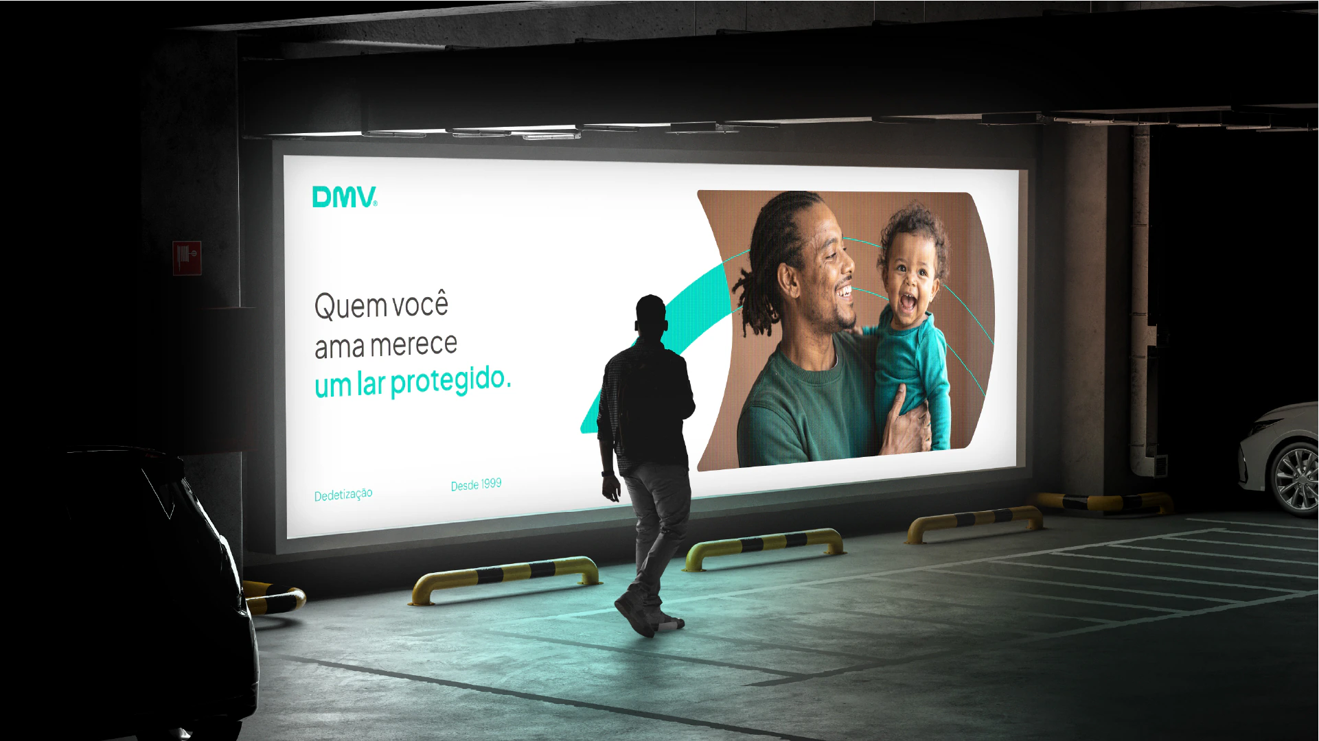 Painel iluminado “Quem você ama merece um lar protegido”