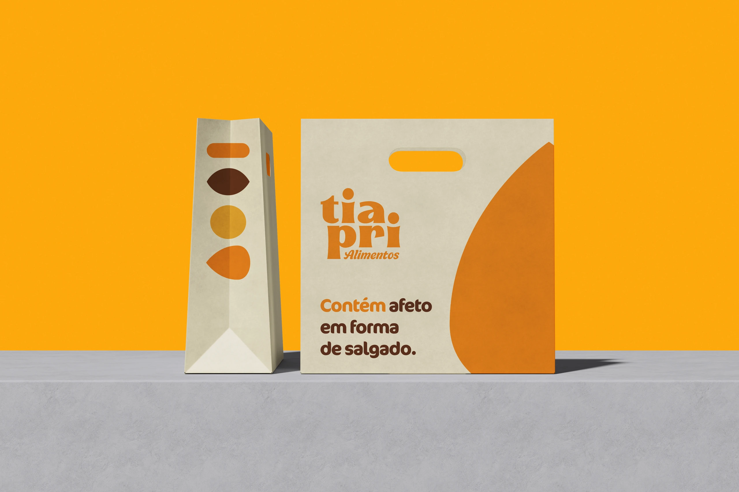 Sacolas de papel “Contém afeto em forma de salgado.”