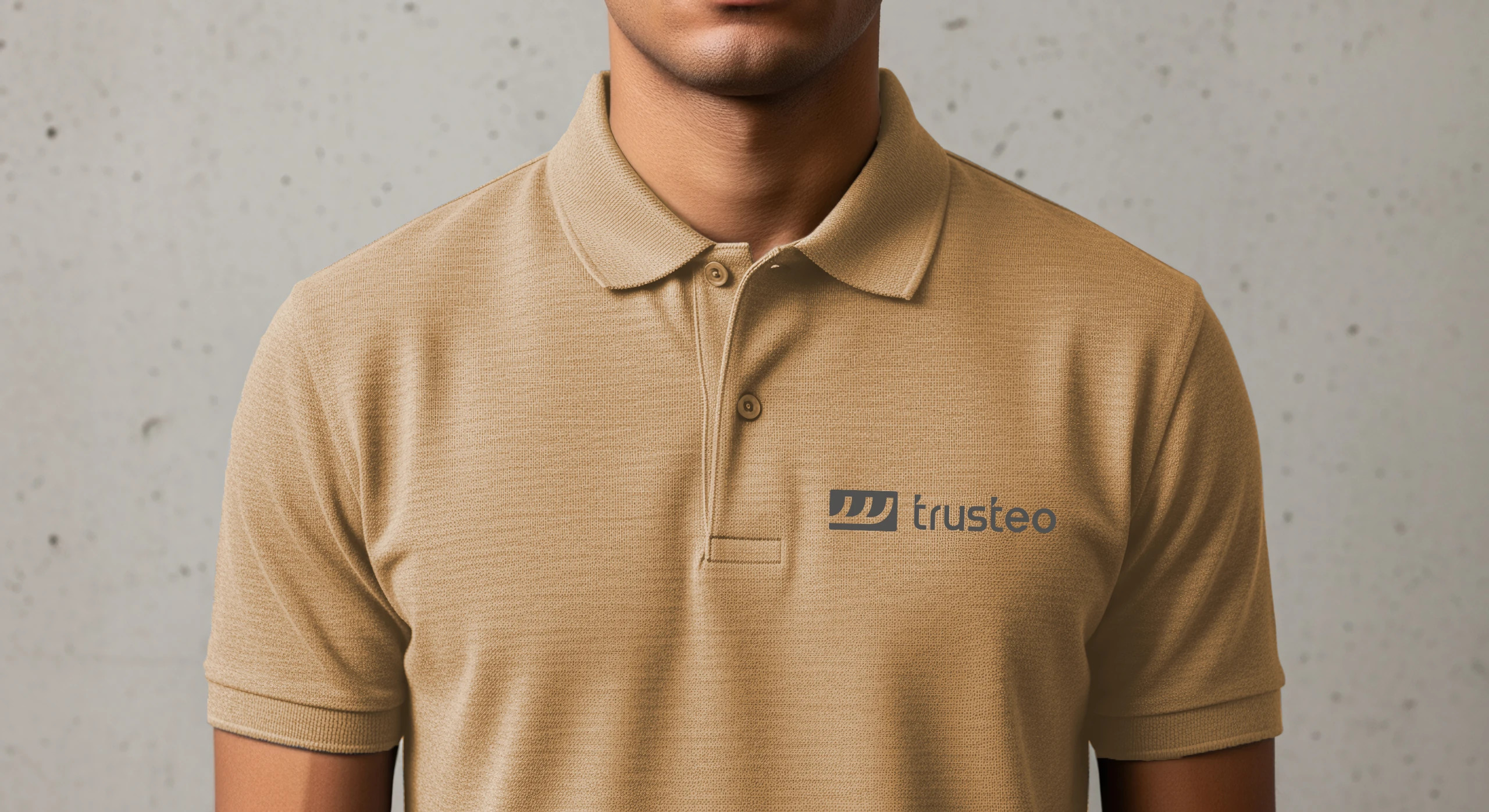 Camisa polo com o logotipo da Trusteo